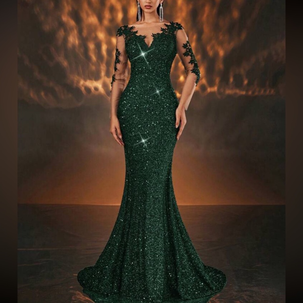 Elegant Green Lace Evening Dress